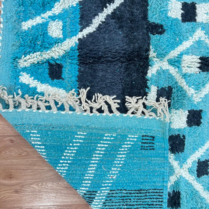 Vintage Moroccan wool rug 918 – handmade blue and ivory Berber carpet with geometric tribal design, 301 × 190 cm (9.87 × 6.23 ft).
