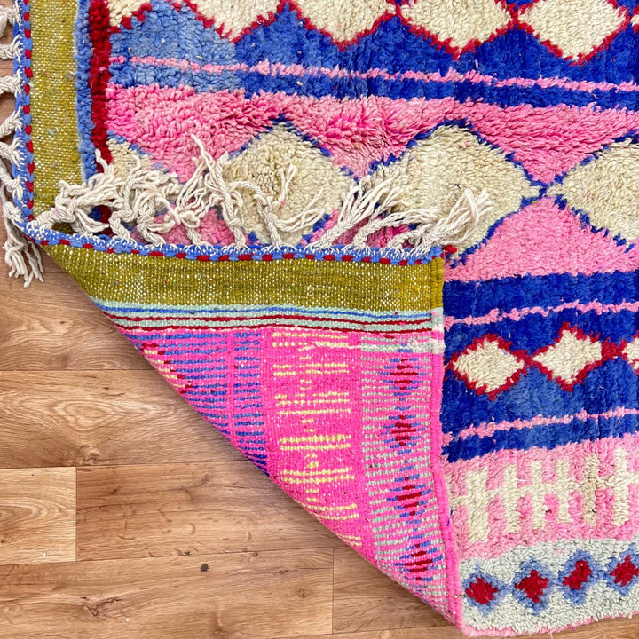 Vintage Moroccan Wool Rug 212 – handmade pink and blue diamond Moroccan wool rug (234 × 145 cm).
