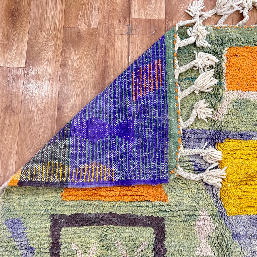 Vintage Moroccan Wool Rug 189 – handmade green and orange geometric tribal Moroccan rug (258 × 164 cm).
