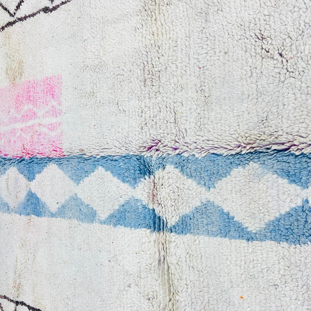 Vintage Moroccan Wool Rug – Minimal Abstract Berber Design 626
