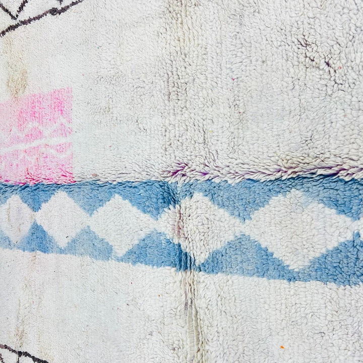 Vintage Moroccan Wool Rug – Minimal Abstract Berber Design 626
