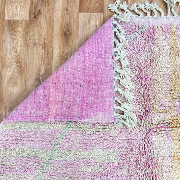 Vintage Moroccan wool rug 339 – handmade pastel beige and pink abstract design (265 × 156 cm).