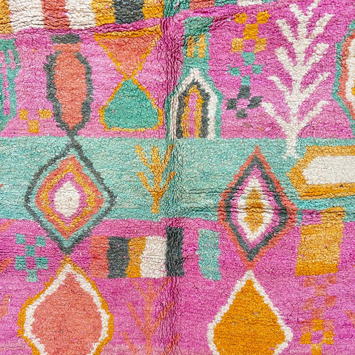 Vintage Moroccan wool rug 799 – colorful pink and green geometric handmade Berber carpet (273 × 167 cm / 8.96 × 5.47 ft).