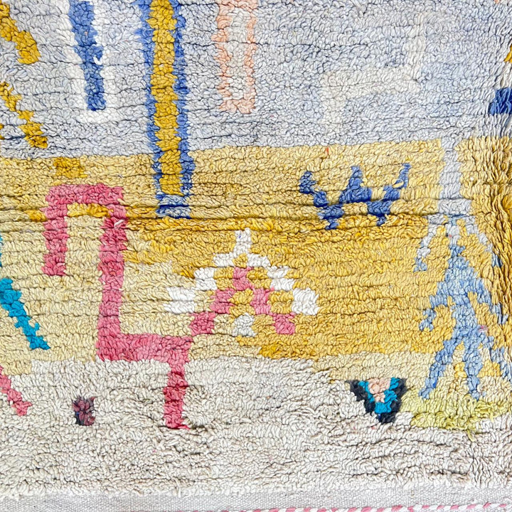 Vintage Moroccan wool rug 829 – handmade Berber carpet with olive green, yellow, beige, and tribal abstract patterns, 286 × 202 cm (9.38 × 6.62 ft).