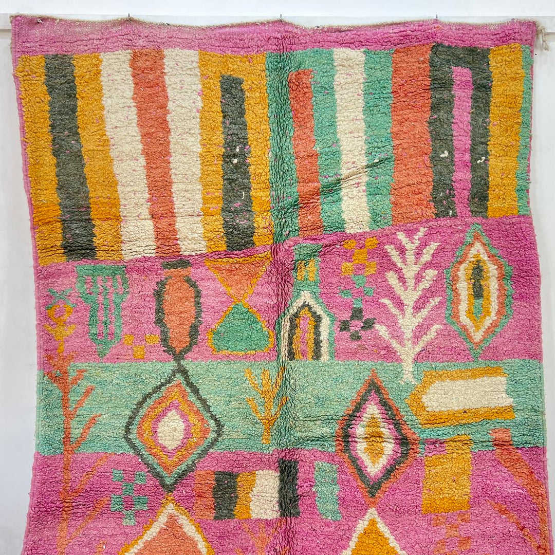 Vintage Moroccan wool rug 799 – colorful pink and green geometric handmade Berber carpet (273 × 167 cm / 8.96 × 5.47 ft).