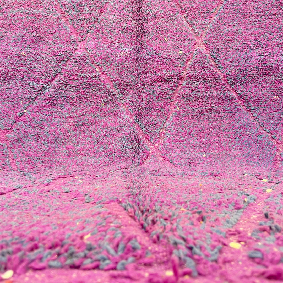 Vintage Moroccan wool rug 837 – handmade deep purple Berber carpet with diamond lattice pattern (313 × 206 cm / 10.27 × 6.75 ft).