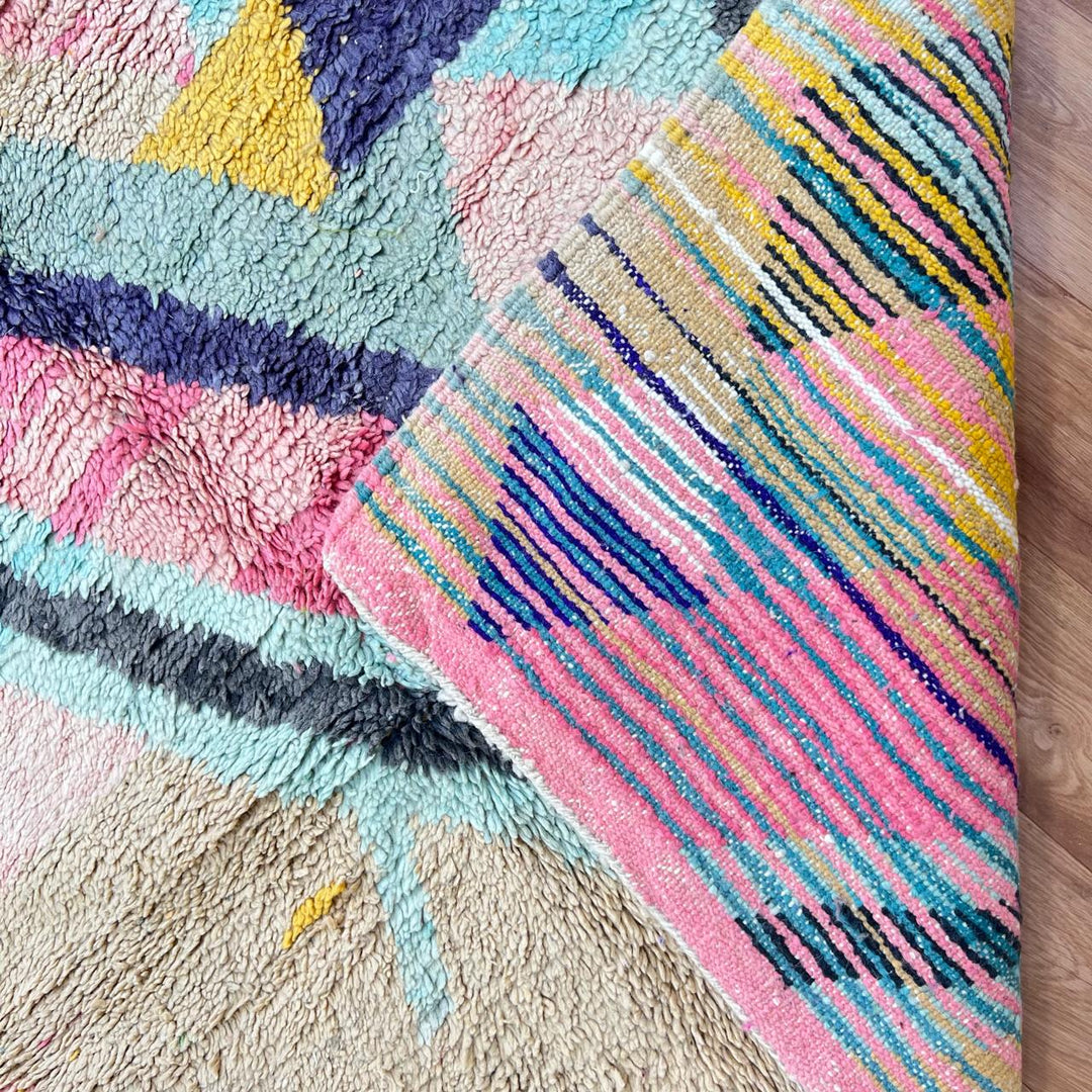 Vintage Moroccan wool rug 802 – colorful handmade Berber carpet with geometric pattern (256 × 156 cm / 8.4 × 5.1 ft).