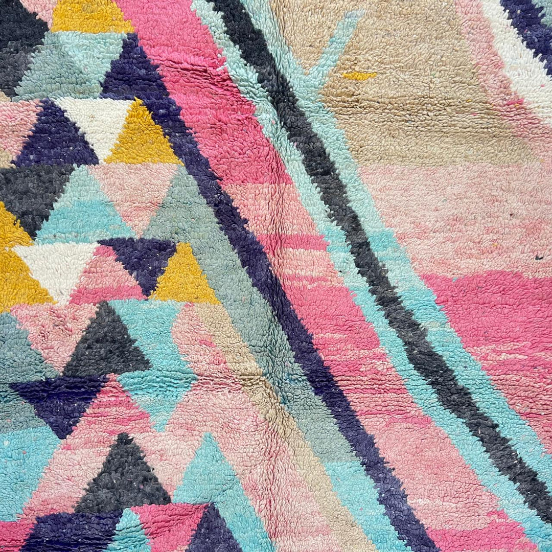 Vintage Moroccan wool rug 802 – colorful handmade Berber carpet with geometric pattern (256 × 156 cm / 8.4 × 5.1 ft).